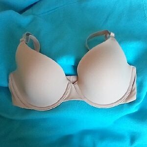 SKIMS Soft Beige Bra